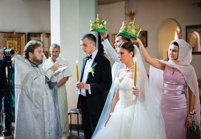 Обвенчание в церкви без регистрации брака: возможно ли и как это сделать?