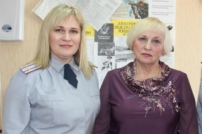 Оксана Попова пошла по стопам своей матери, Галины Ходыревой, которая работала в уголовно-исполнительной инспекции. Фото: Отдел по связям с общественностью УФСИН России по Кировской области, в федеральной тюрьме Кировской области.