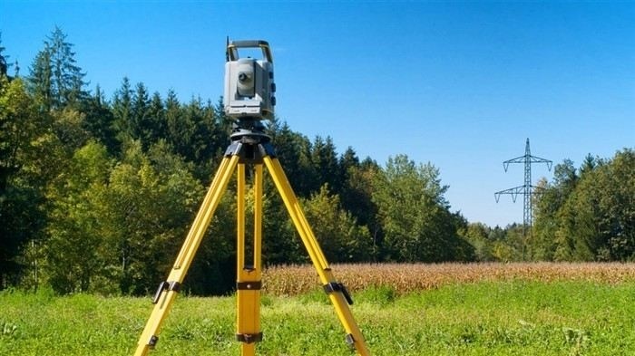 Как учесть особенности ландшафта при размещении строений на участке