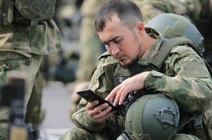 Госдума исправила закон о смартфонах в зоне СВО: что изменилось для военных