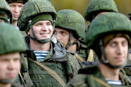 Жизнь в казарме: особенности солдатского быта и адаптация