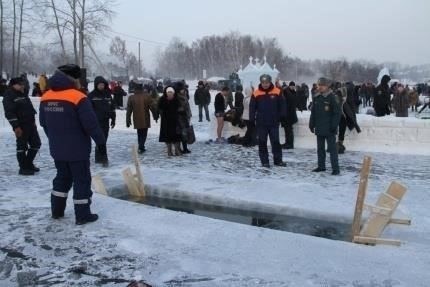 Присутствие охраны и экстренных служб во время проведения Крещенских мероприятий в Иркутске